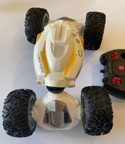 CTOYS Işıklı Sesli Uzaktan Kumandalı 360 Derece Dönebilen Araç Beyaz